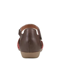 Women's Earth Origins, Bronnie Flat